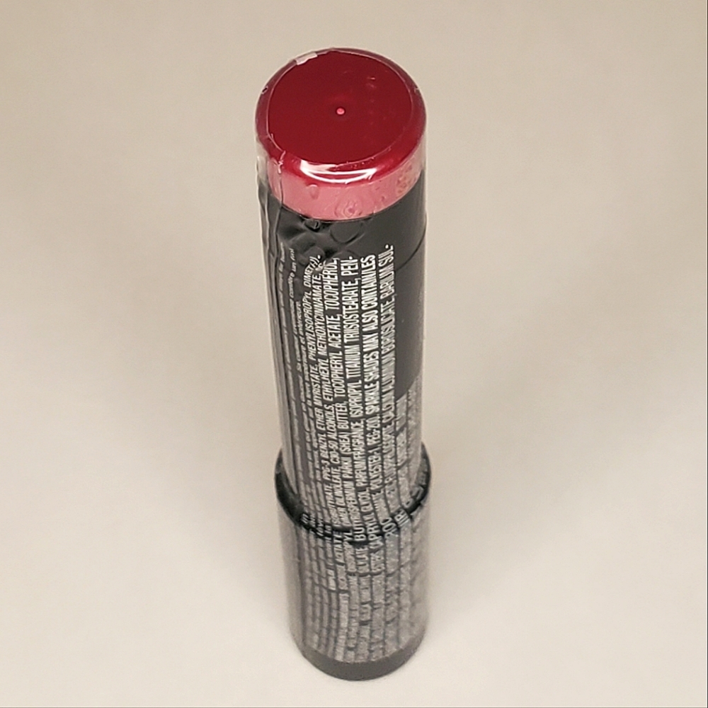 Avon Ultra Color Lip Crayon in 'Berry Blush'